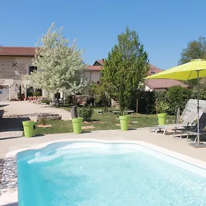  Holiday home Les Trois Maisons France