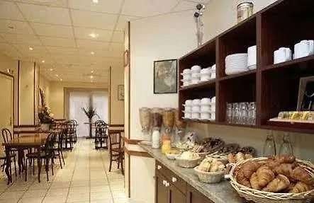 Hotel Du Chemin Vert Paris 3*,  France