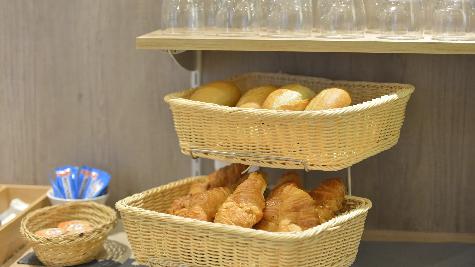 Hotel Du Chemin Vert Paris 3*,  France